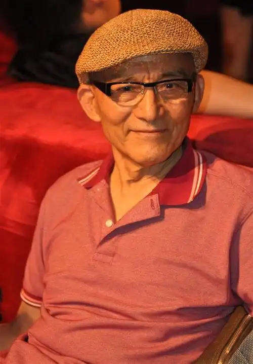 济公游本昌80岁住进养老院