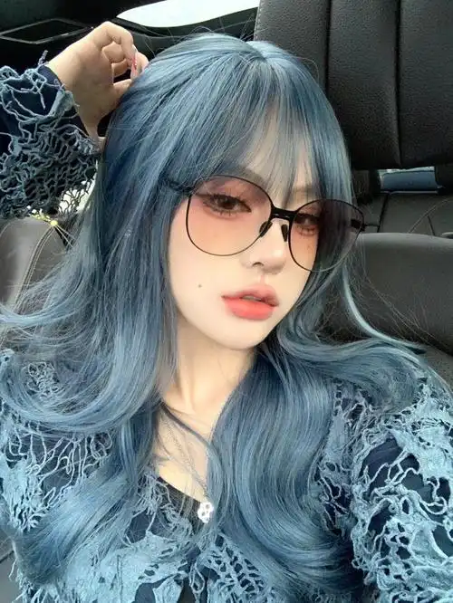 深圳染发女生发型参考显白灰蓝色好看爆了