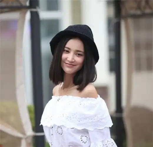 p>张歆艺,1981年5月29日出生于 a target="_blank" href="/item/四川