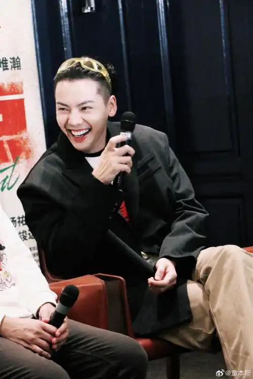 #陈伟霆电影爆裂点##电影爆裂点主创来成都了#