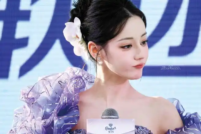 昆明 金纺活动"你看 你多可爱"@dear-迪丽热巴