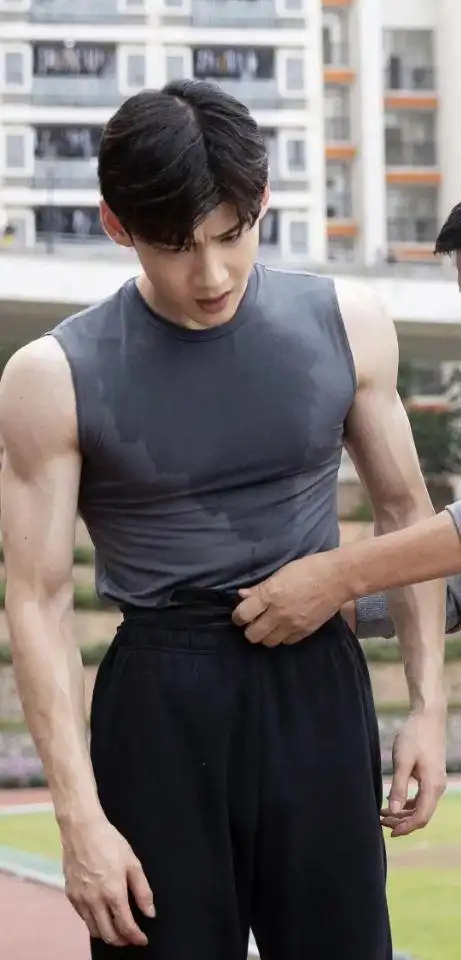 长相与身材不符的明星,赵露思谭松韵,看到彭昱畅:没开玩笑?