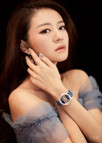 corum昆仑表入驻澳门美高梅全新钟表综合店安以轩助阵剪彩演绎金桥