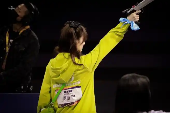 刘些宁射箭好美##刘些宁超新星运动会