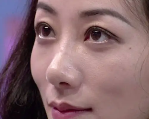 离开滤镜的韩雪,皮肤毛孔一清二楚,看到嘴角后mike要慌了