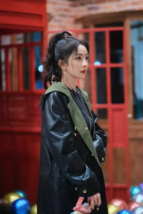 杨幂密室大逃脱光脚剧照##杨幂脚好白