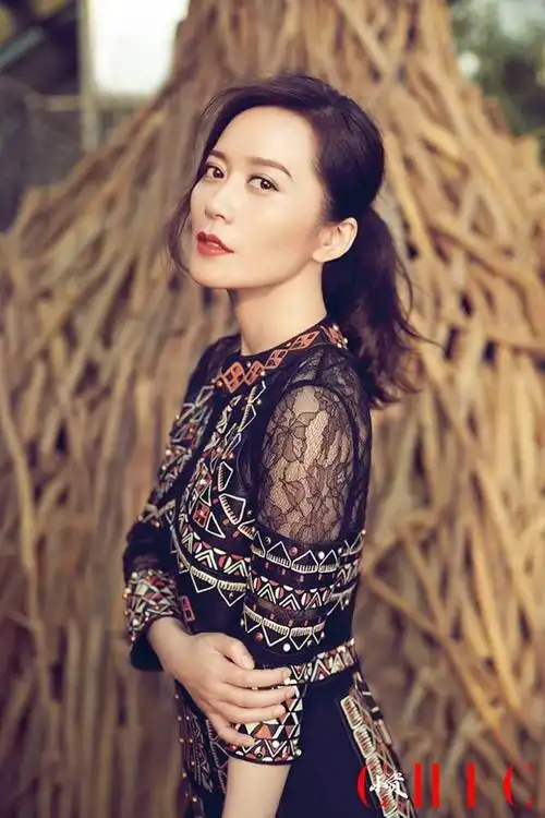 48岁俞飞鸿为何单身,看了这些照片才知道:谁敢娶