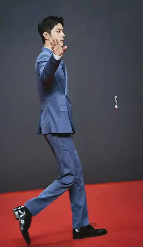 这几位告诉你什么是视觉盛宴_王俊凯_西装_肖战