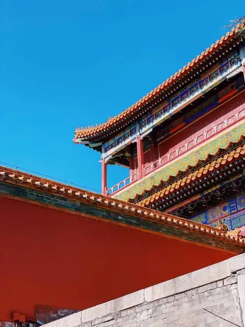 北京故宫红墙内