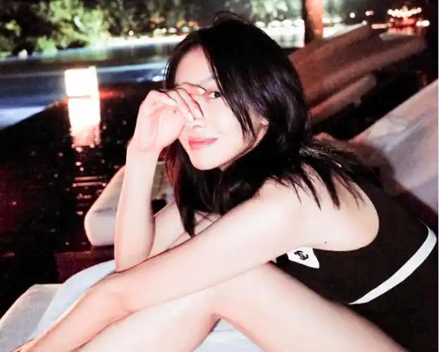 宋茜为什么晒泳装照片?水桶腰原因曝光!金鹰女神天花板是刘亦菲
