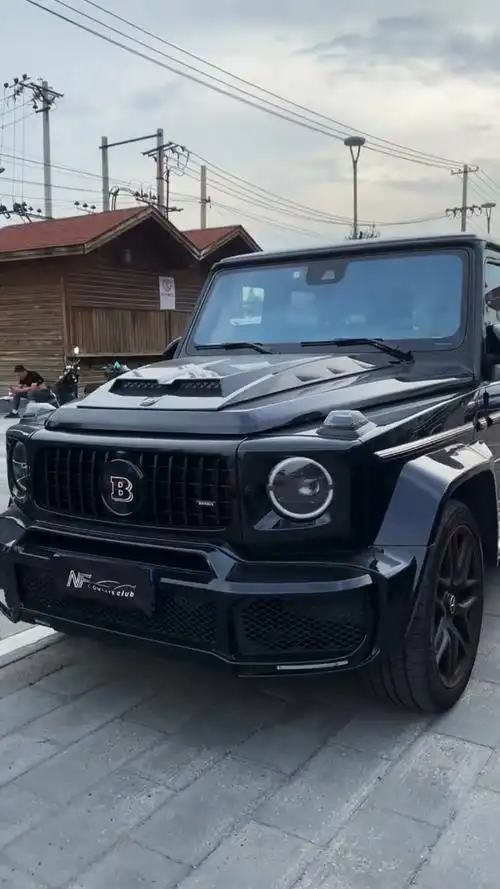 奔驰大g#车不错,开这车一定要有姿态.