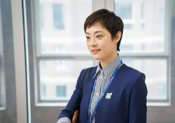 孙俪分享剪刘海的经历,原来房似锦是这样塑造的,网友:不容易_作品
