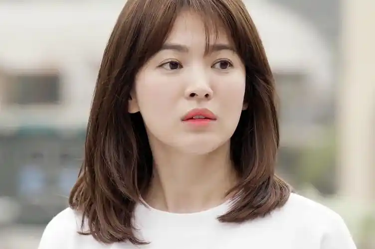 《太阳的后裔》爆红"姜暮烟look" - nuyou singapor