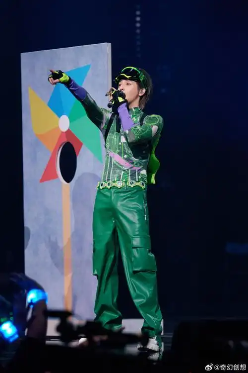 符龙飞我们的歌