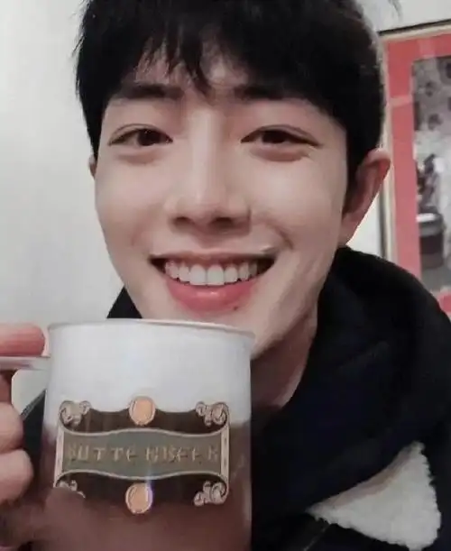 肖战是学弟公认的校草