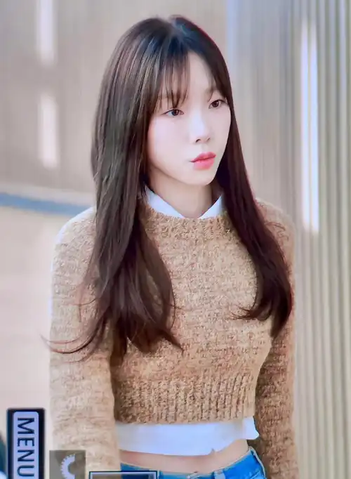 韩国女星金泰妍 最新机场照尽显清纯动人魅力_影响_sm_金泰荣