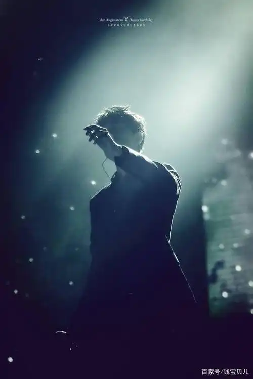 肖战的故事感,剪影的你轮廓太好看,凝住眼泪,才敢细看_影子