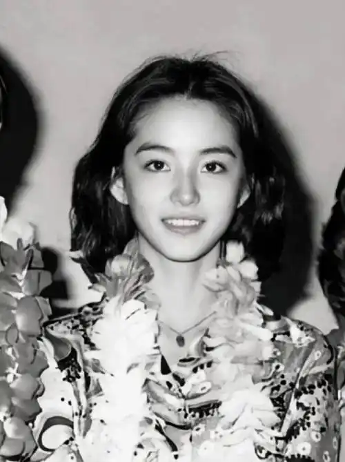 真不愧是"东南亚第一女子",看了林青霞的旧照才知道她有多绝_造型