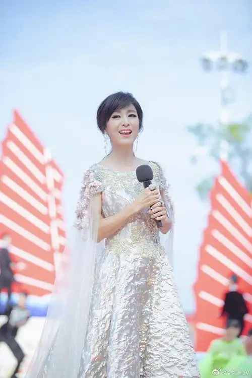 米雪65岁仍似少女!曾与成龙传绯闻,陪恋人抗癌多年后终生未婚