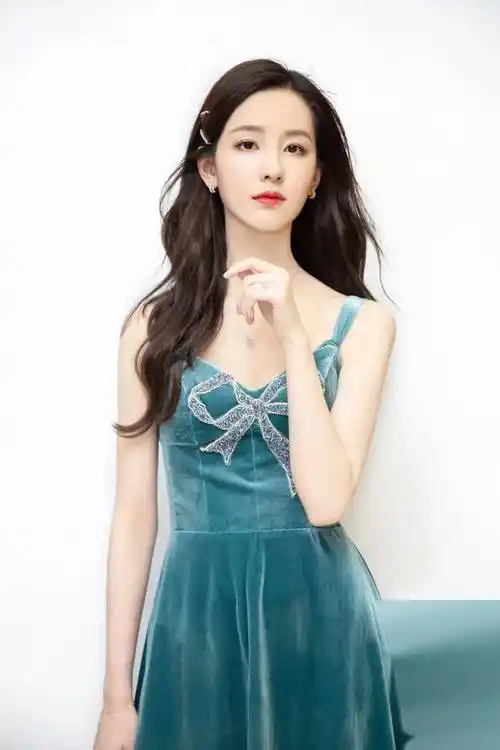 陈都灵甜美微笑照曝光,这世上竟有如此美妙绝伦的女神!