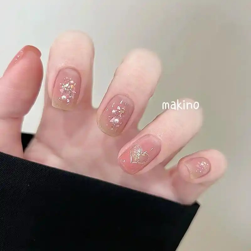 新美甲look97镂空爱心我宝爱否95.粉嘟嘟的爱薯咧 镂空 - 抖音