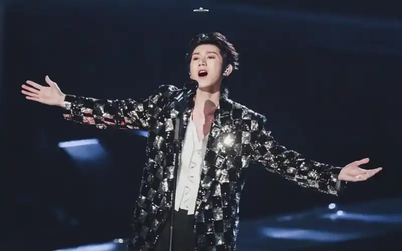 《new boy  我可以自己点燃火炬》江苏卫视跨年 王源 开麦 竖屏直拍