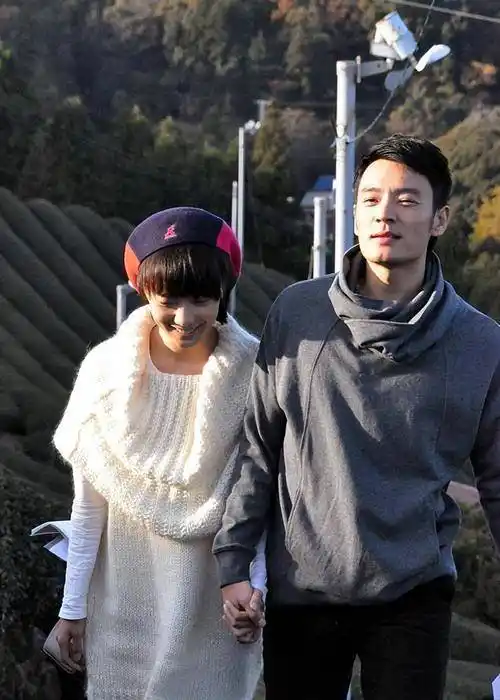 他娶过郝蕾爱过王珞丹负了殷桃没想到38岁时娶了小12岁的她