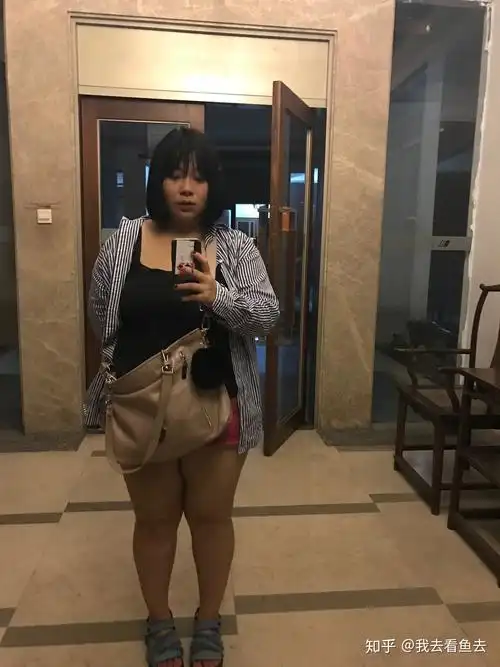 女生一米五八体重两百斤是什么样子? - 知乎