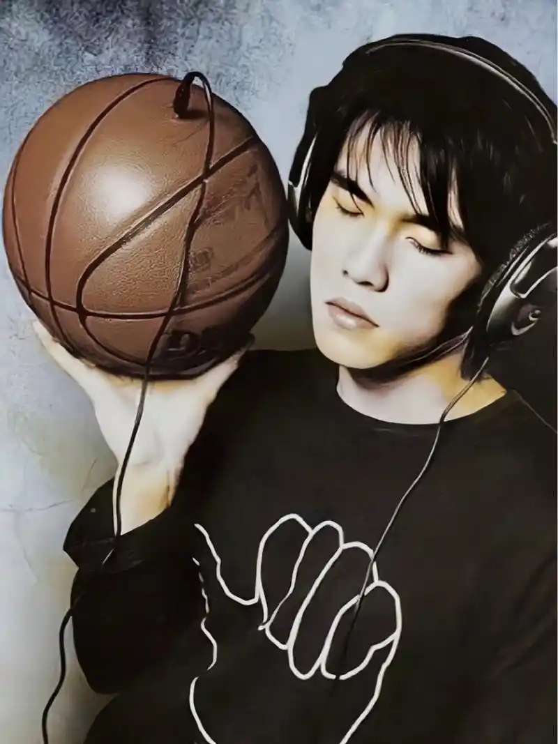 周杰伦年轻时候高清照片! 这个颜值能不能薄纱现在的小鲜肉