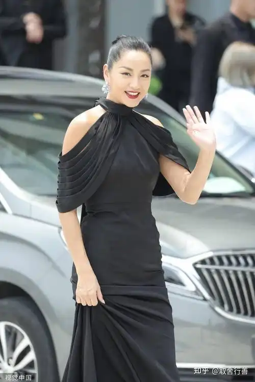 如何评价腿精瞿颖的身材