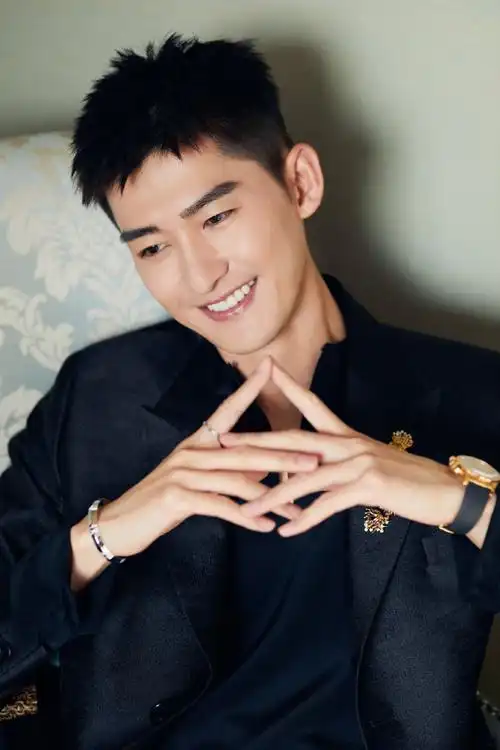 张翰名门少爷氛围感##张翰暖橘古堡大片