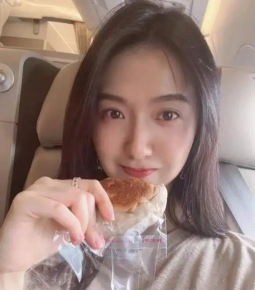 许龄月小花旦素颜照合集清新靓丽甜美可爱