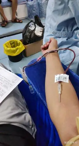 答一波 最近刚献第一次血 18岁一直想献,没机会然后外出看到流动车.