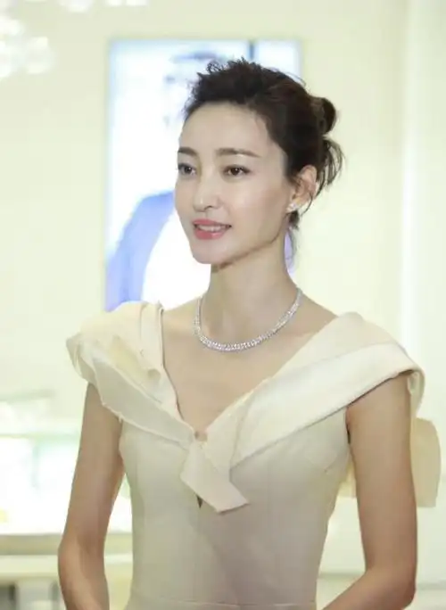 王丽坤的无修生图让我明白有些人能成大明星不是没理由的