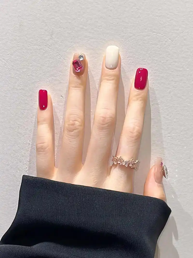 玫红色跳色美甲97.