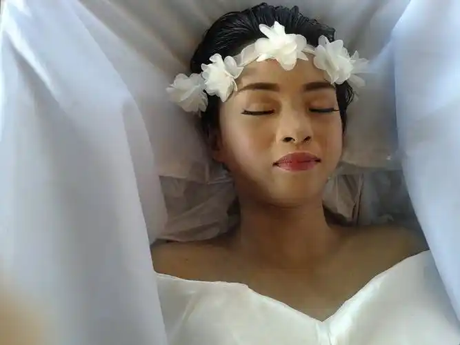 20-year-old bone cancer victim gets her wish to die beautiful