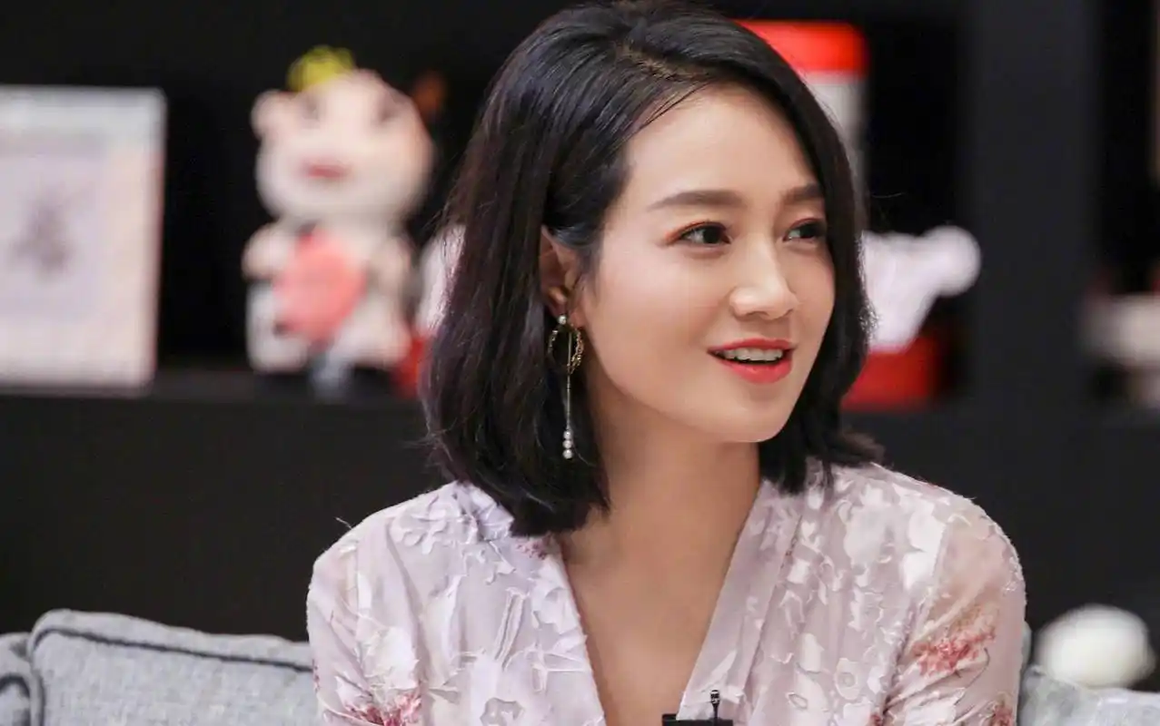 朱丹自曝心路历程从蓝台一姐到争议中心口误不断只因压力大