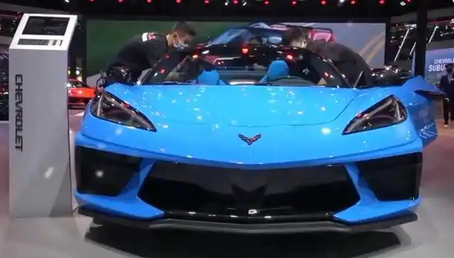 五菱宏光超跑c8,适合年青人开的平民跑车.