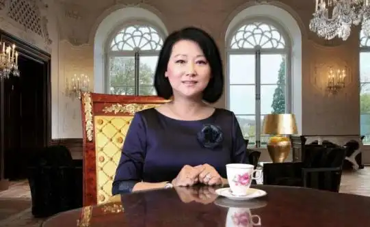 被称"苦情妈妈",2天内丈夫弟弟相继身亡,后转行卖葱油饼成ceo_慕钰华