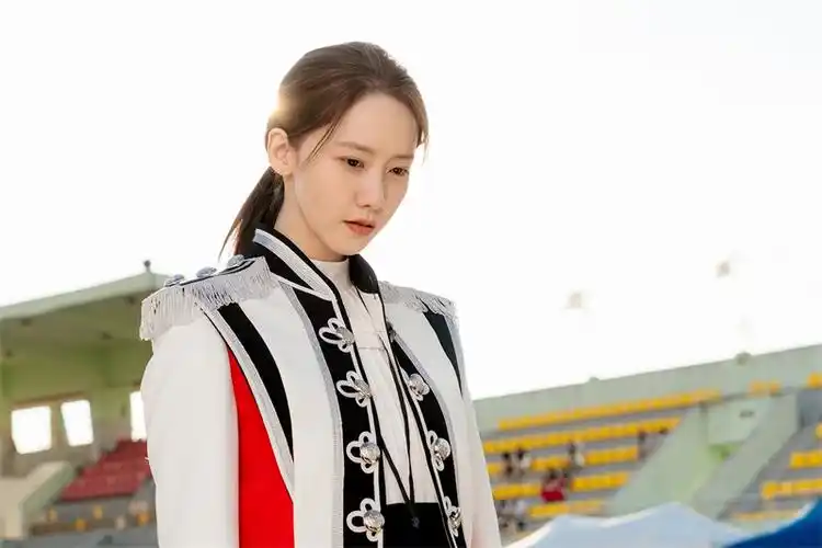 林允儿《the big mouth》剧照 04.jpg