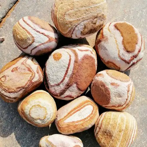 定制加工多种规格鹅卵石 景观铺路石 滤料 黄木纹球石