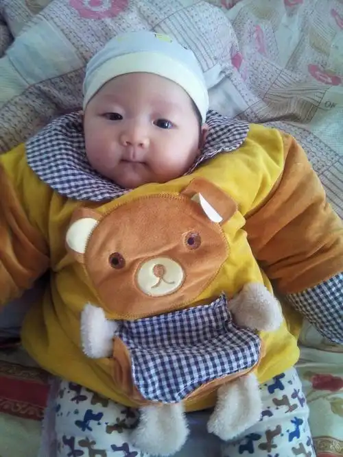 19楼 出生8斤,现在14斤