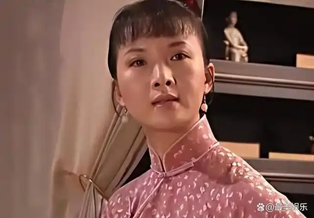 她是《大宅门》里的香秀,是《心火》中的秦海岚,还是《继母后妈》中的