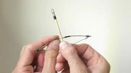 一个牙签做的弓箭玩具,挺好玩的,看起来很好做!