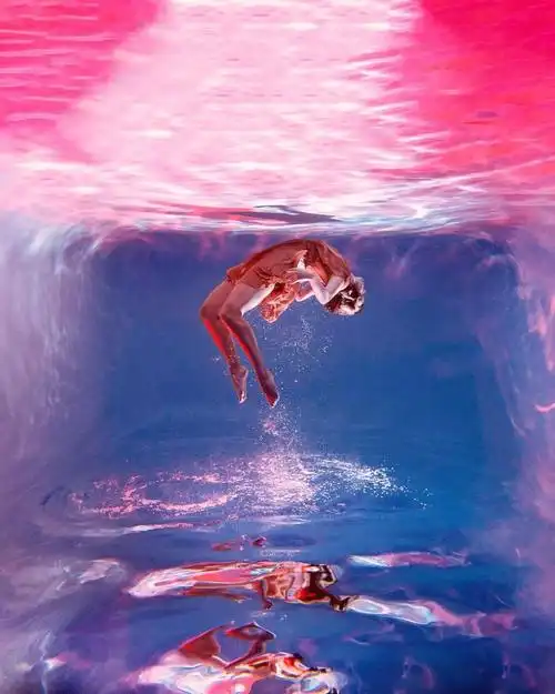 摄影师 marta syrko 水中人像摄影作品,水下浪漫之舞