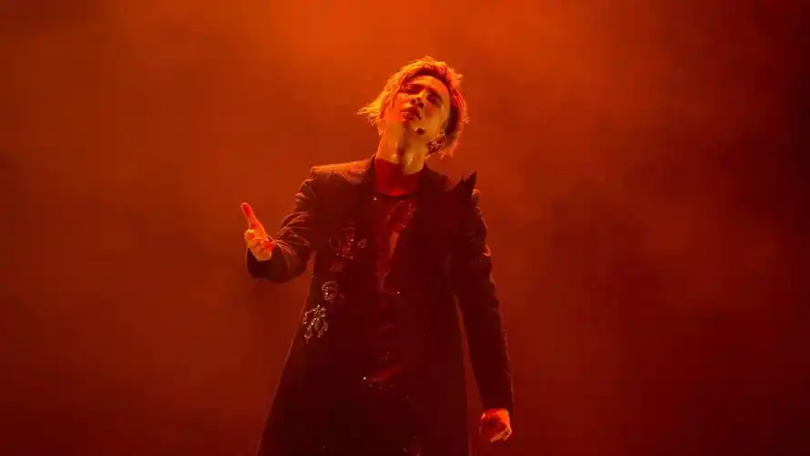 41m上传时间:2020-06-16壁纸标签:薛之谦明星明星风尚壁纸封面图