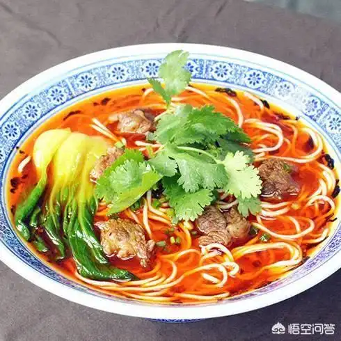 红汤牛肉面的红汤是怎么调的?