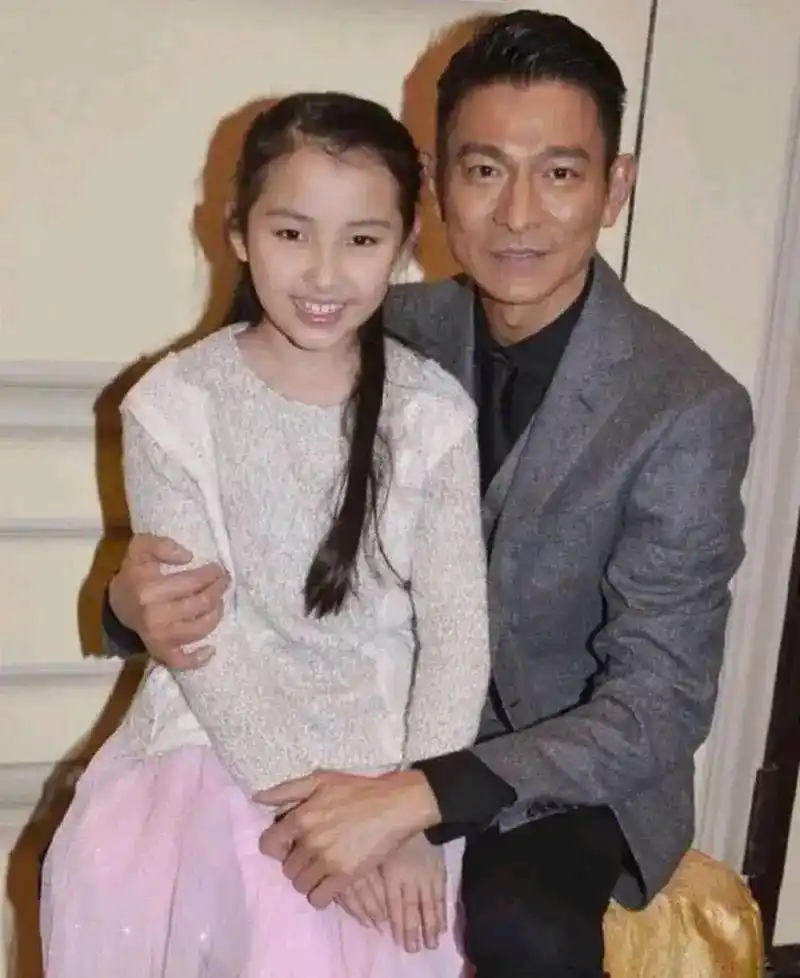 刘德华女儿的生活照曝光,简直美得像天仙!