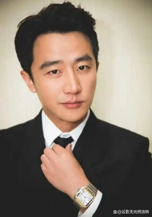 网友又来整活了!恭喜黄轩朱亚文喜得一"儿子",评论区炸锅了