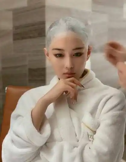 诠释不一样的性感,"黑历史"彻底成过去时_形象_女明星_外形